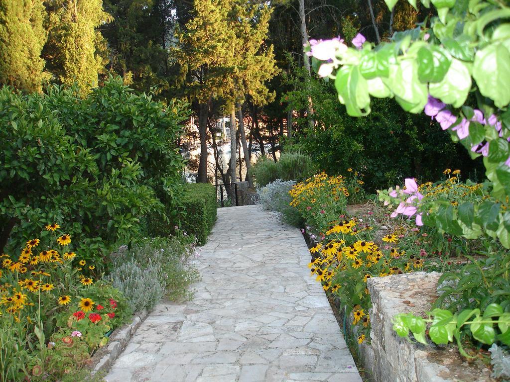 Apartments Lucija Stari Grad  Kültér fotó